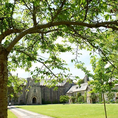 Dartington Hall Тотнес Экстерьер фото