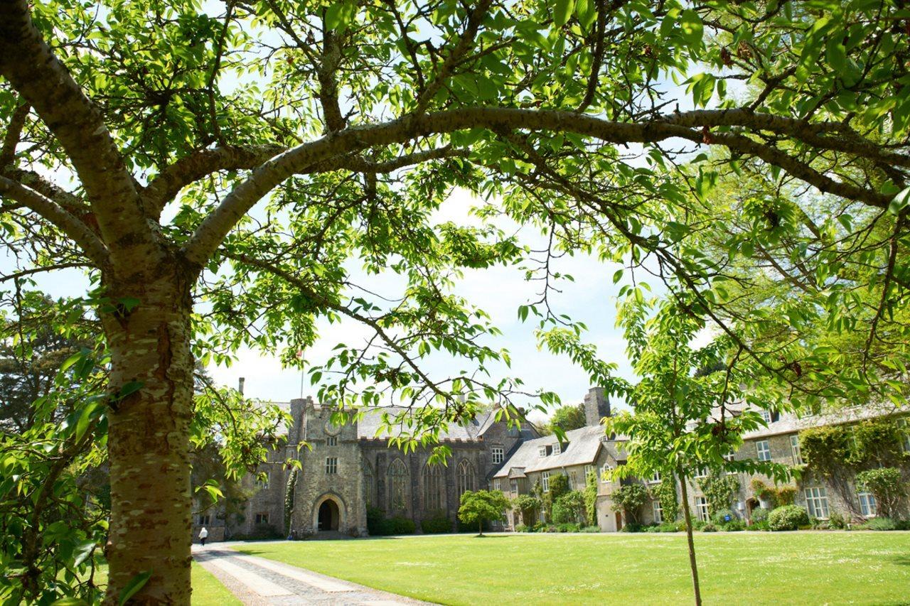 Dartington Hall Тотнес Экстерьер фото