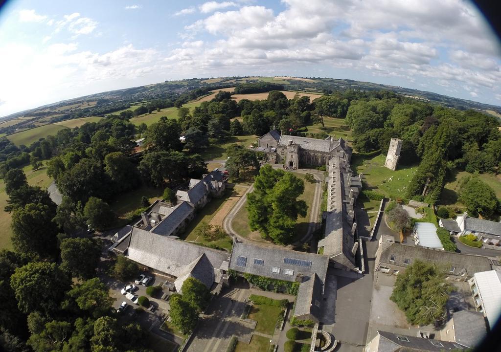 Dartington Hall Тотнес Экстерьер фото
